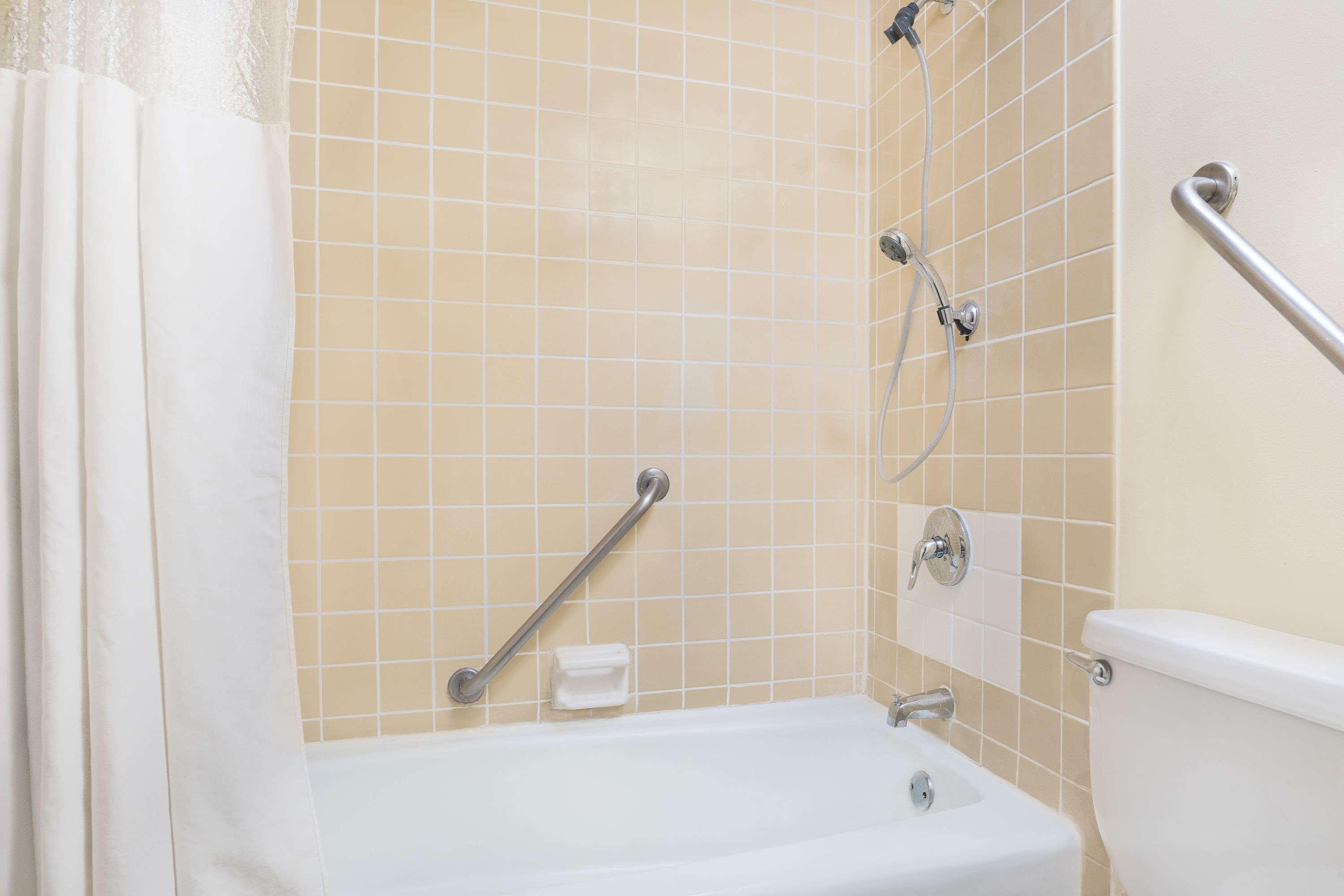 Days Inn By Wyndham Alexandria Mn Екстер'єр фото