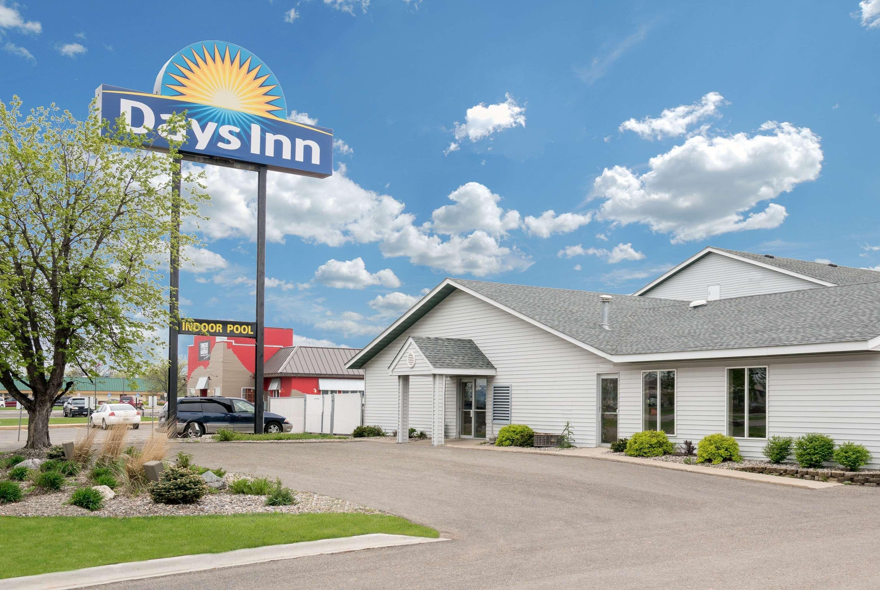 Days Inn By Wyndham Alexandria Mn Екстер'єр фото