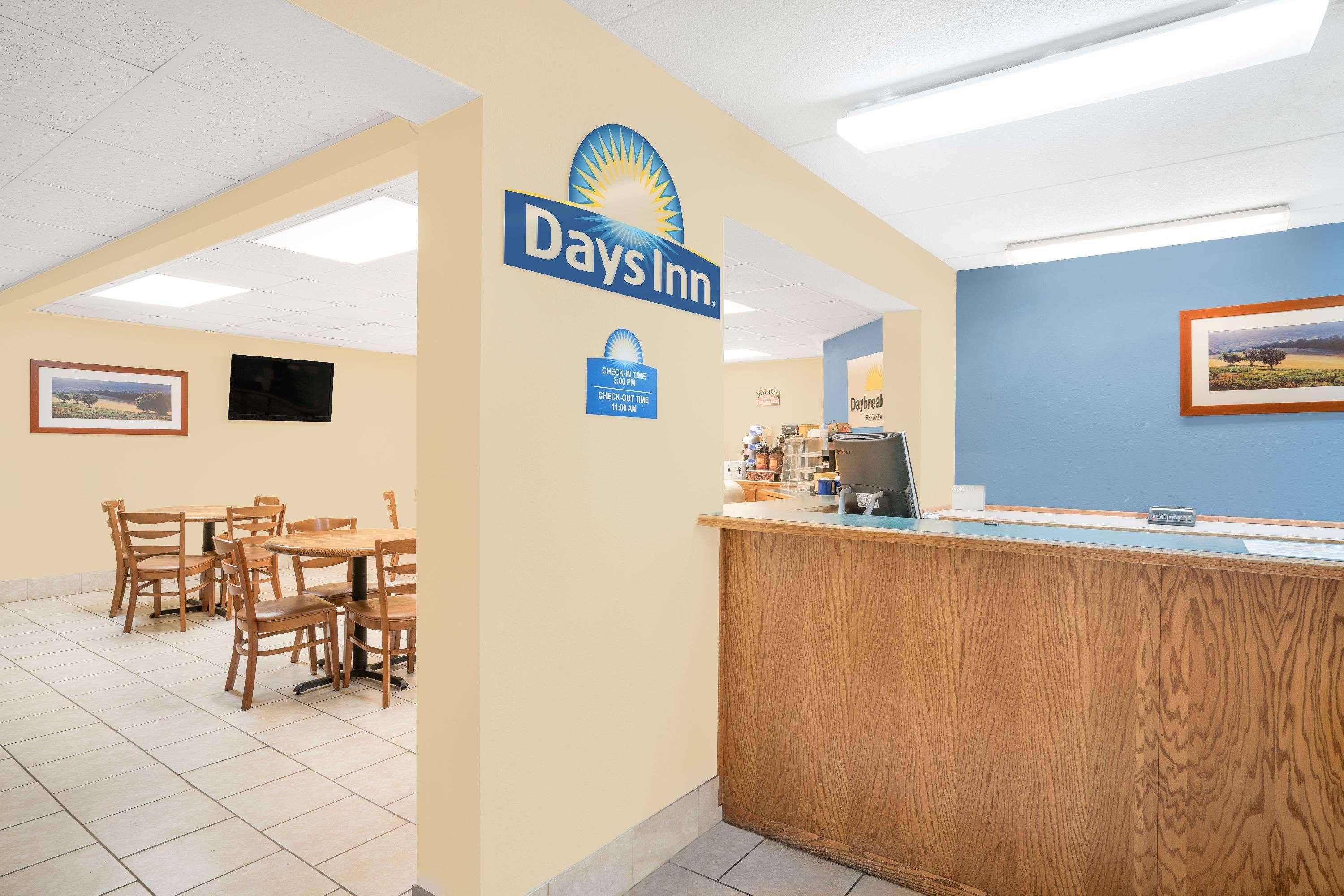 Days Inn By Wyndham Alexandria Mn Екстер'єр фото