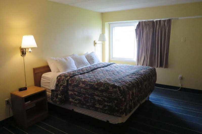 Days Inn By Wyndham Alexandria Mn Екстер'єр фото