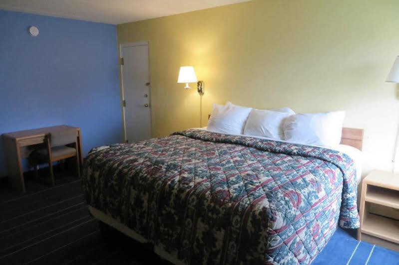 Days Inn By Wyndham Alexandria Mn Екстер'єр фото