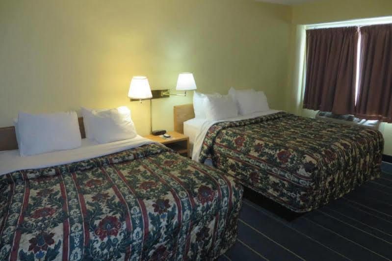 Days Inn By Wyndham Alexandria Mn Екстер'єр фото